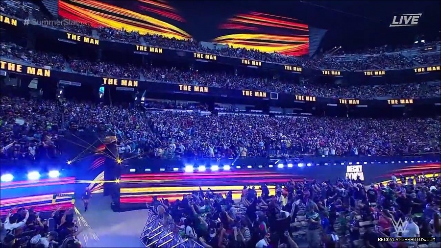 SummerSlam2021_mp4_000008433.jpg