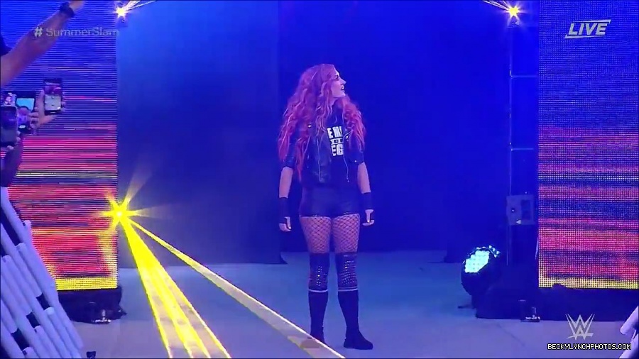 SummerSlam2021_mp4_000019833.jpg