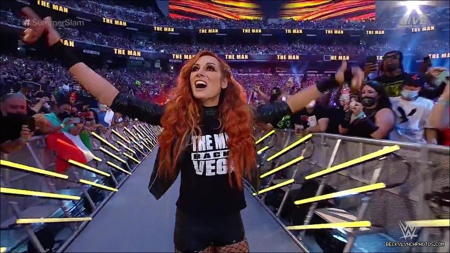 SummerSlam2021_mp4_000041366.jpg