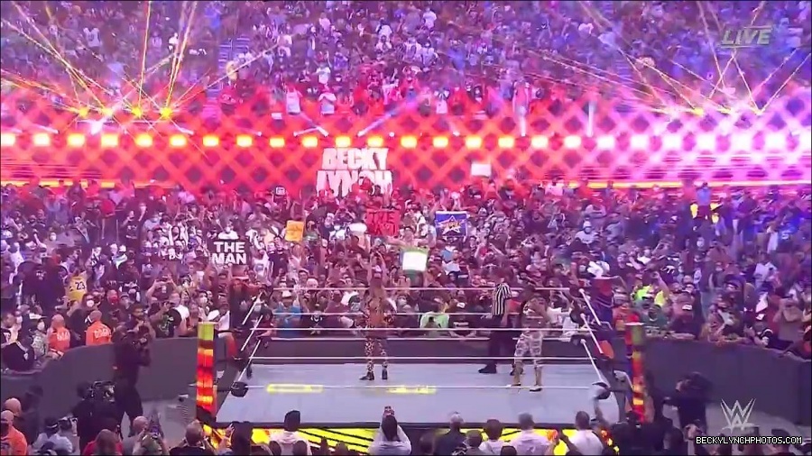SummerSlam2021_mp4_000071766.jpg