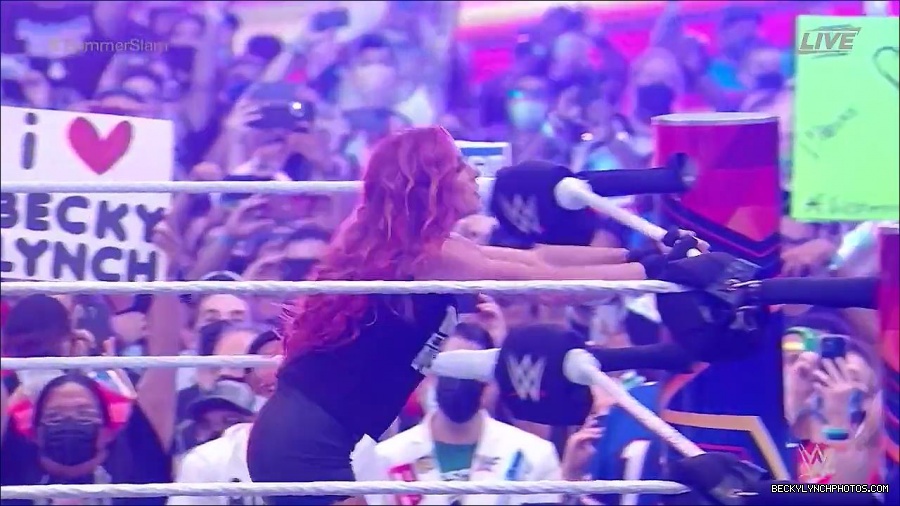 SummerSlam2021_mp4_000094566.jpg