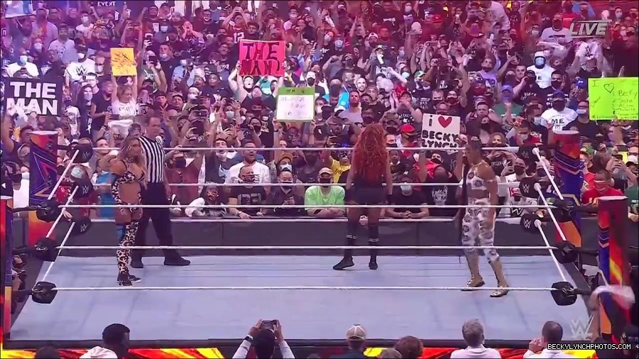 SummerSlam2021_mp4_000124966.jpg