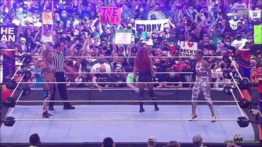 SummerSlam2021_mp4_000126233.jpg