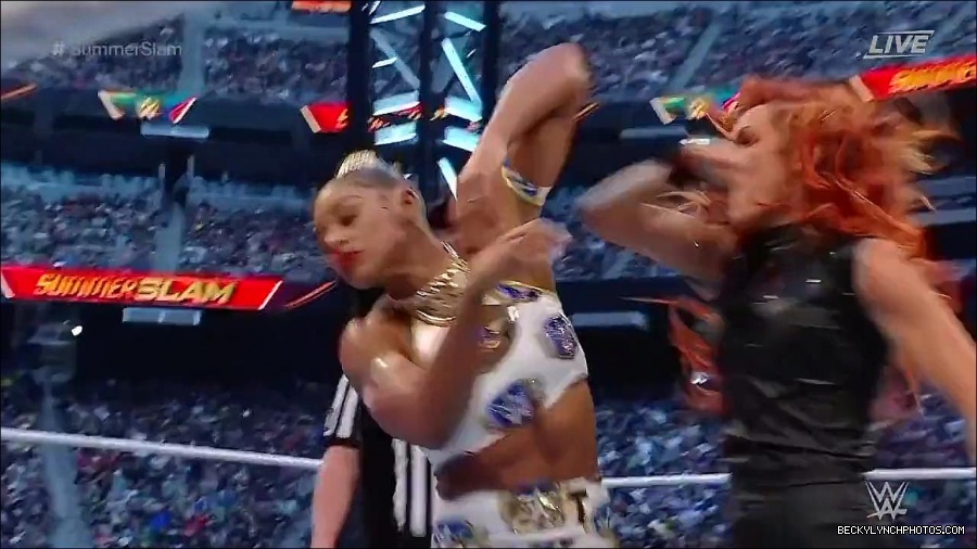 SummerSlam2021_mp4_000359300.jpg