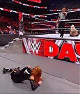 DAY_1_mp4_001056936.jpg