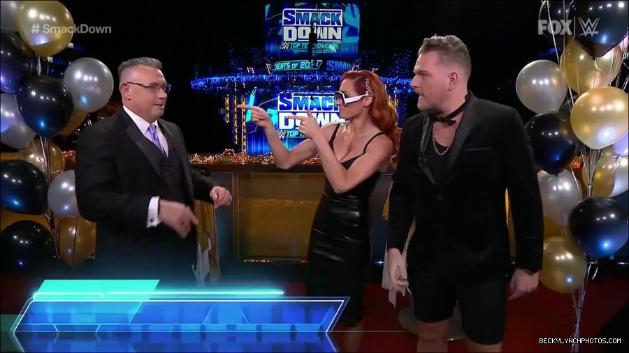 WWE_Friday_Night_SmackDown_2021_12_31_WWE_s_Top_Ten_Moments_Of_2021_720p_HDTV_x264-NWCHD_mp4_000224824.jpg