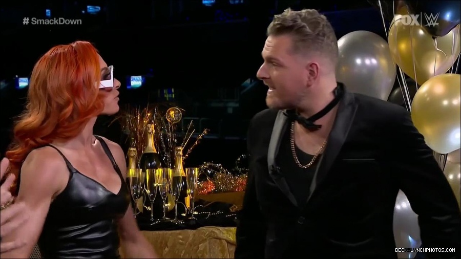 WWE_Friday_Night_SmackDown_2021_12_31_WWE_s_Top_Ten_Moments_Of_2021_720p_HDTV_x264-NWCHD_mp4_000234033.jpg