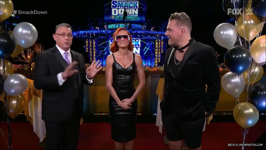 WWE_Friday_Night_SmackDown_2021_12_31_WWE_s_Top_Ten_Moments_Of_2021_720p_HDTV_x264-NWCHD_mp4_000239239.jpg