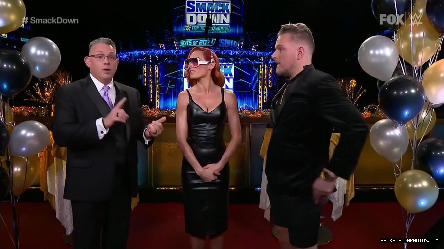 WWE_Friday_Night_SmackDown_2021_12_31_WWE_s_Top_Ten_Moments_Of_2021_720p_HDTV_x264-NWCHD_mp4_000240840.jpg