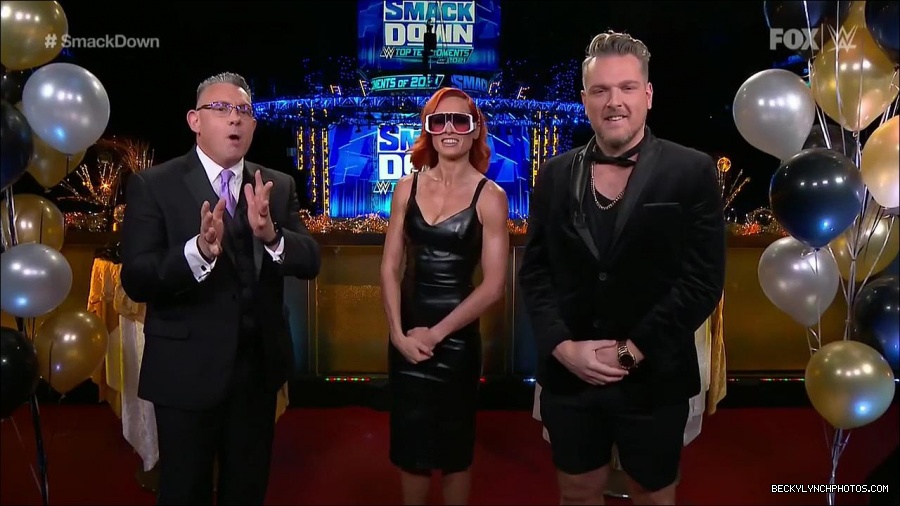 WWE_Friday_Night_SmackDown_2021_12_31_WWE_s_Top_Ten_Moments_Of_2021_720p_HDTV_x264-NWCHD_mp4_000248448.jpg