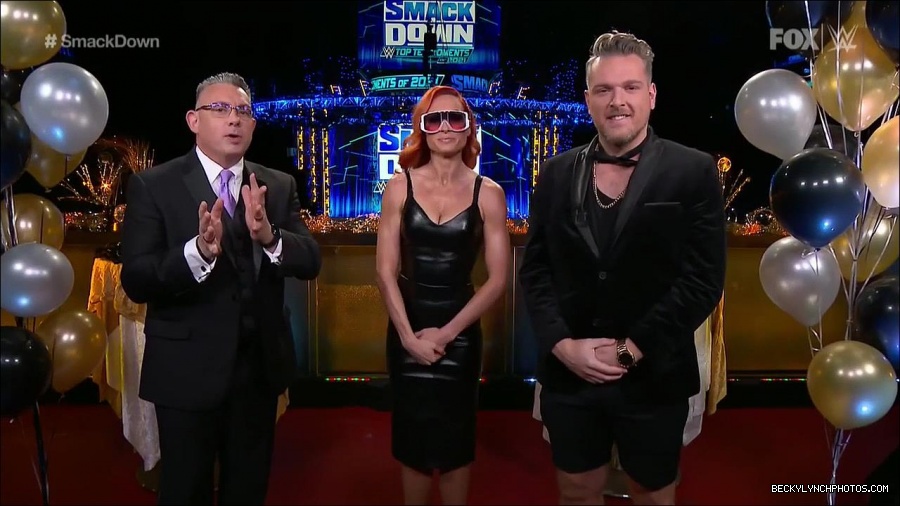 WWE_Friday_Night_SmackDown_2021_12_31_WWE_s_Top_Ten_Moments_Of_2021_720p_HDTV_x264-NWCHD_mp4_000248848.jpg