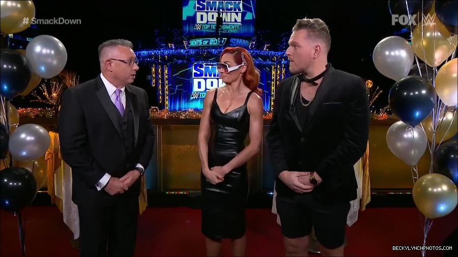 WWE_Friday_Night_SmackDown_2021_12_31_WWE_s_Top_Ten_Moments_Of_2021_720p_HDTV_x264-NWCHD_mp4_000252452.jpg