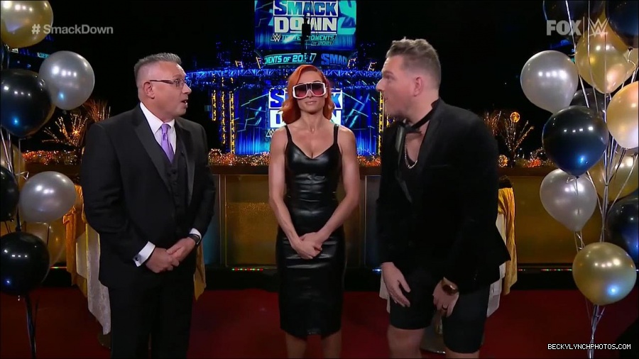 WWE_Friday_Night_SmackDown_2021_12_31_WWE_s_Top_Ten_Moments_Of_2021_720p_HDTV_x264-NWCHD_mp4_000253253.jpg