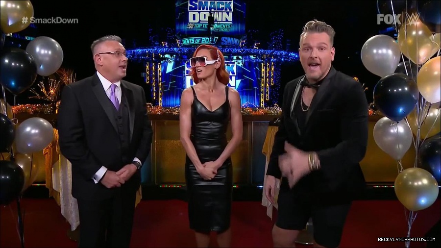 WWE_Friday_Night_SmackDown_2021_12_31_WWE_s_Top_Ten_Moments_Of_2021_720p_HDTV_x264-NWCHD_mp4_000254053.jpg