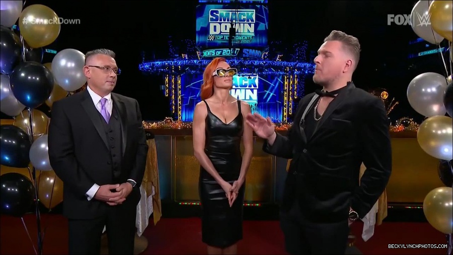 WWE_Friday_Night_SmackDown_2021_12_31_WWE_s_Top_Ten_Moments_Of_2021_720p_HDTV_x264-NWCHD_mp4_000750083.jpg