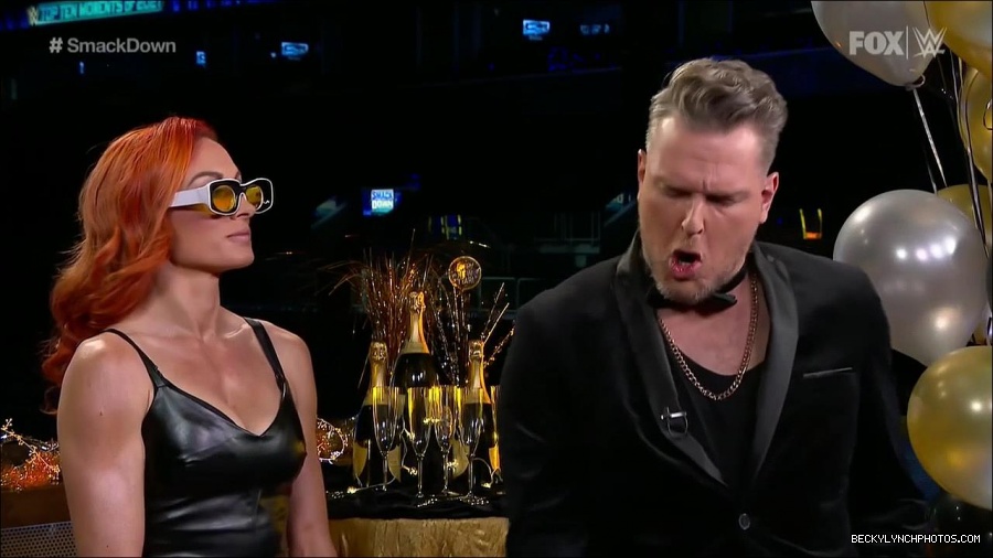 WWE_Friday_Night_SmackDown_2021_12_31_WWE_s_Top_Ten_Moments_Of_2021_720p_HDTV_x264-NWCHD_mp4_000751685.jpg