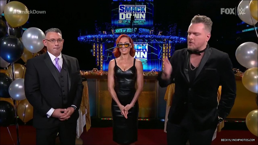 WWE_Friday_Night_SmackDown_2021_12_31_WWE_s_Top_Ten_Moments_Of_2021_720p_HDTV_x264-NWCHD_mp4_000753687.jpg