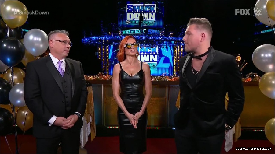 WWE_Friday_Night_SmackDown_2021_12_31_WWE_s_Top_Ten_Moments_Of_2021_720p_HDTV_x264-NWCHD_mp4_000755689.jpg
