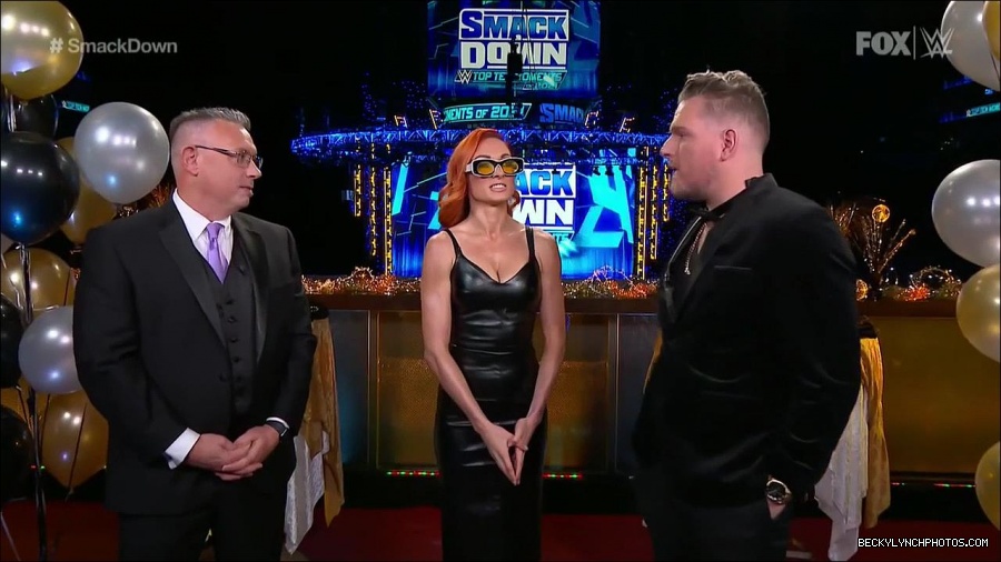 WWE_Friday_Night_SmackDown_2021_12_31_WWE_s_Top_Ten_Moments_Of_2021_720p_HDTV_x264-NWCHD_mp4_000757691.jpg