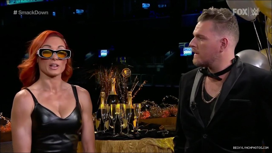 WWE_Friday_Night_SmackDown_2021_12_31_WWE_s_Top_Ten_Moments_Of_2021_720p_HDTV_x264-NWCHD_mp4_000758491.jpg