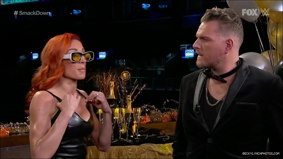 WWE_Friday_Night_SmackDown_2021_12_31_WWE_s_Top_Ten_Moments_Of_2021_720p_HDTV_x264-NWCHD_mp4_000760894.jpg