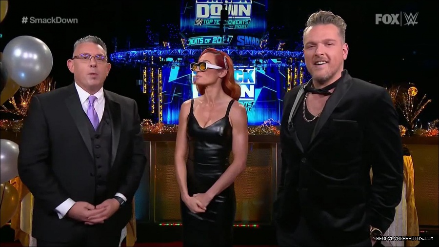 WWE_Friday_Night_SmackDown_2021_12_31_WWE_s_Top_Ten_Moments_Of_2021_720p_HDTV_x264-NWCHD_mp4_000769302.jpg