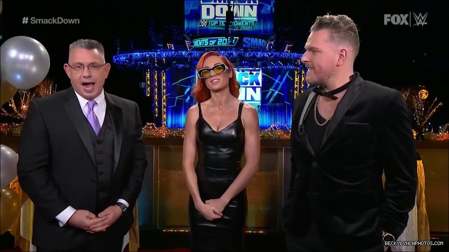 WWE_Friday_Night_SmackDown_2021_12_31_WWE_s_Top_Ten_Moments_Of_2021_720p_HDTV_x264-NWCHD_mp4_000770103.jpg
