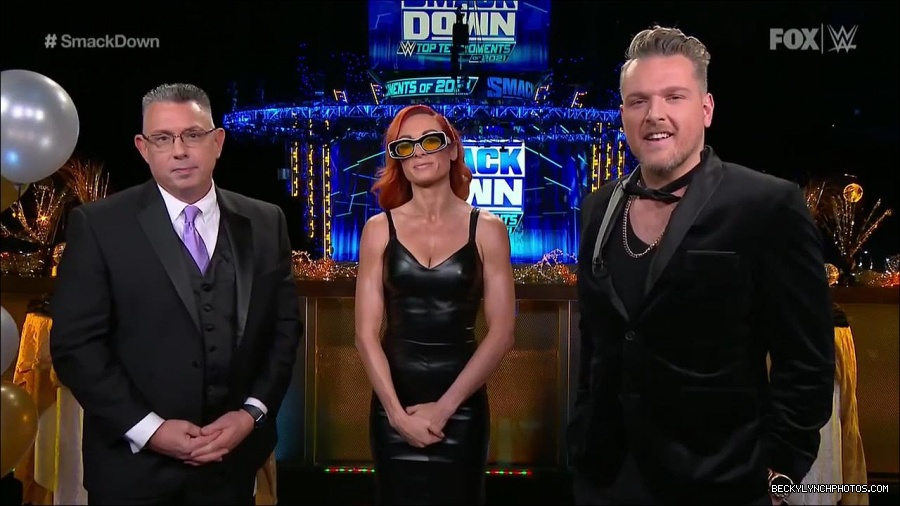 WWE_Friday_Night_SmackDown_2021_12_31_WWE_s_Top_Ten_Moments_Of_2021_720p_HDTV_x264-NWCHD_mp4_000771705.jpg