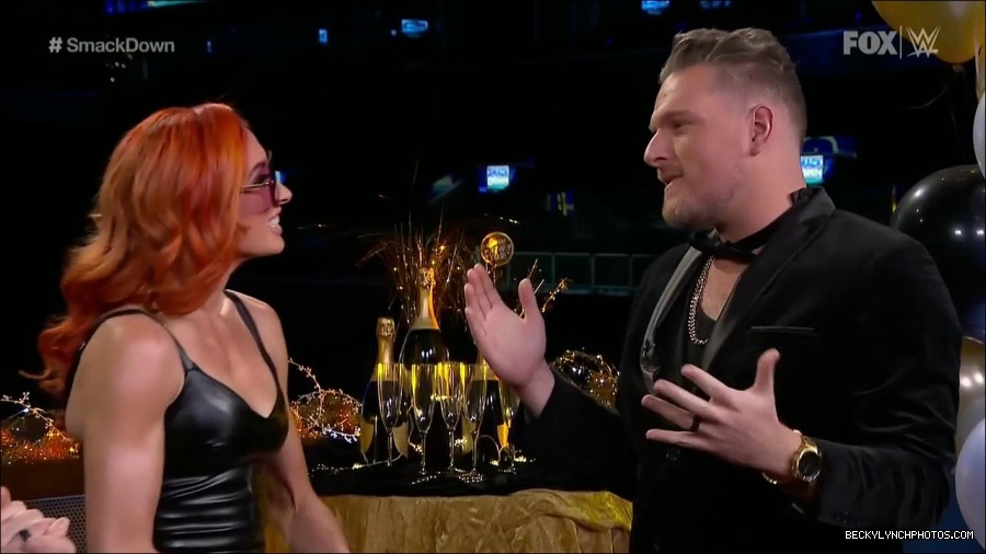 WWE_Friday_Night_SmackDown_2021_12_31_WWE_s_Top_Ten_Moments_Of_2021_720p_HDTV_x264-NWCHD_mp4_001117684.jpg