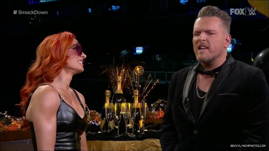WWE_Friday_Night_SmackDown_2021_12_31_WWE_s_Top_Ten_Moments_Of_2021_720p_HDTV_x264-NWCHD_mp4_001120087.jpg