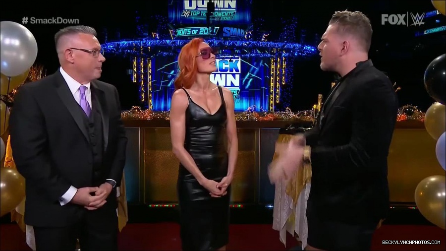 WWE_Friday_Night_SmackDown_2021_12_31_WWE_s_Top_Ten_Moments_Of_2021_720p_HDTV_x264-NWCHD_mp4_001122089.jpg