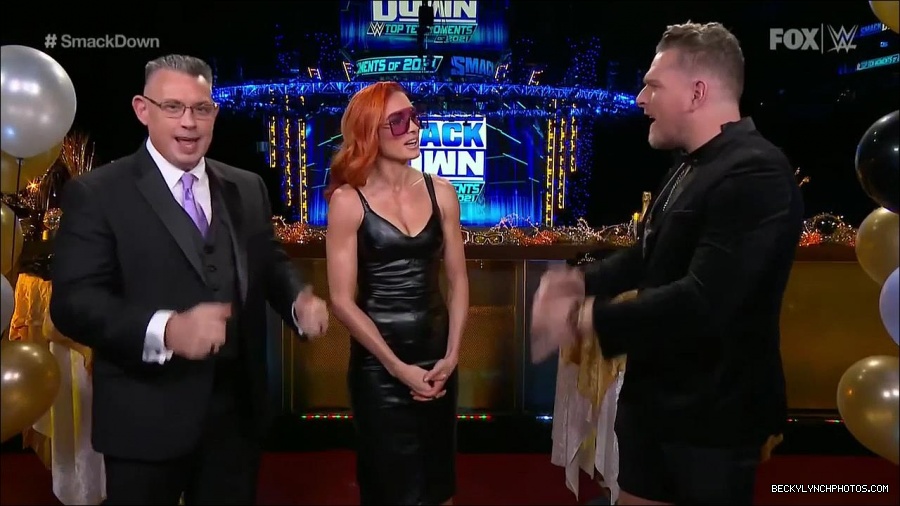 WWE_Friday_Night_SmackDown_2021_12_31_WWE_s_Top_Ten_Moments_Of_2021_720p_HDTV_x264-NWCHD_mp4_001122889.jpg