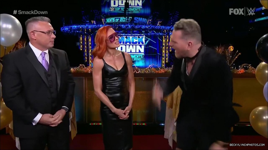 WWE_Friday_Night_SmackDown_2021_12_31_WWE_s_Top_Ten_Moments_Of_2021_720p_HDTV_x264-NWCHD_mp4_001124491.jpg