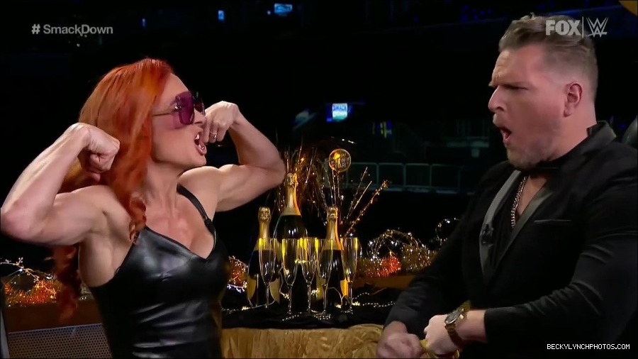 WWE_Friday_Night_SmackDown_2021_12_31_WWE_s_Top_Ten_Moments_Of_2021_720p_HDTV_x264-NWCHD_mp4_001130097.jpg