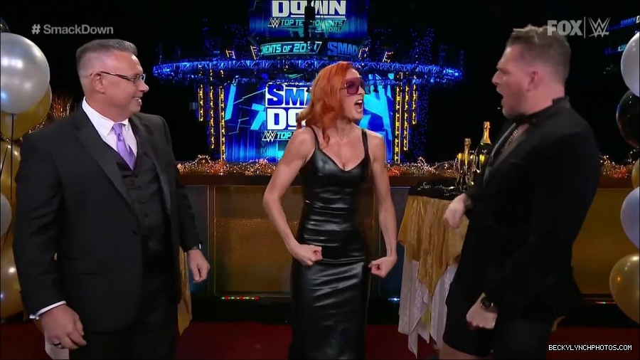 WWE_Friday_Night_SmackDown_2021_12_31_WWE_s_Top_Ten_Moments_Of_2021_720p_HDTV_x264-NWCHD_mp4_001137304.jpg