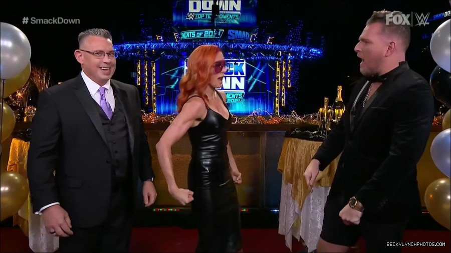 WWE_Friday_Night_SmackDown_2021_12_31_WWE_s_Top_Ten_Moments_Of_2021_720p_HDTV_x264-NWCHD_mp4_001138105.jpg