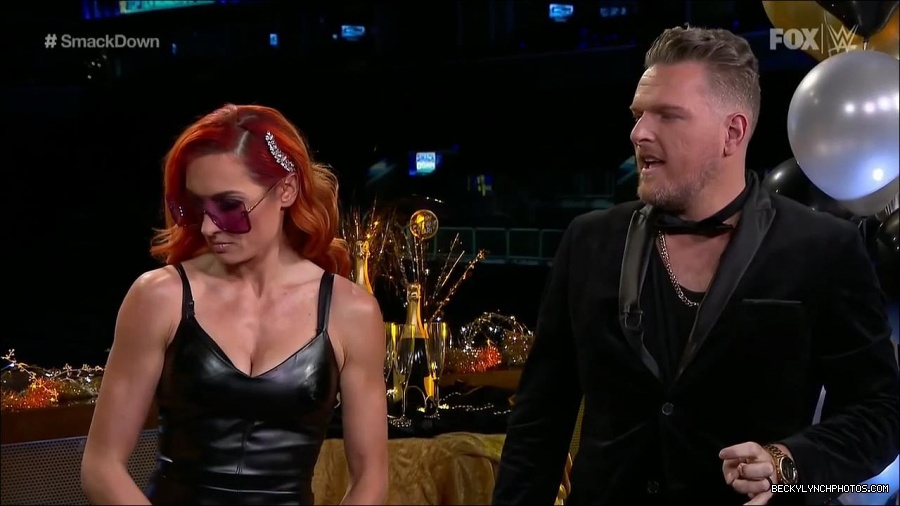 WWE_Friday_Night_SmackDown_2021_12_31_WWE_s_Top_Ten_Moments_Of_2021_720p_HDTV_x264-NWCHD_mp4_001144911.jpg