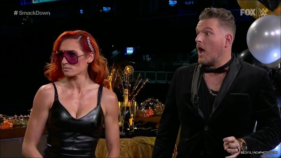 WWE_Friday_Night_SmackDown_2021_12_31_WWE_s_Top_Ten_Moments_Of_2021_720p_HDTV_x264-NWCHD_mp4_001145712.jpg