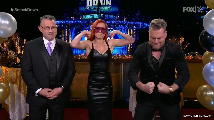 WWE_Friday_Night_SmackDown_2021_12_31_WWE_s_Top_Ten_Moments_Of_2021_720p_HDTV_x264-NWCHD_mp4_001157324.jpg