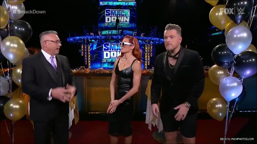 WWE_Friday_Night_SmackDown_2021_12_31_WWE_s_Top_Ten_Moments_Of_2021_720p_HDTV_x264-NWCHD_mp4_001476109.jpg