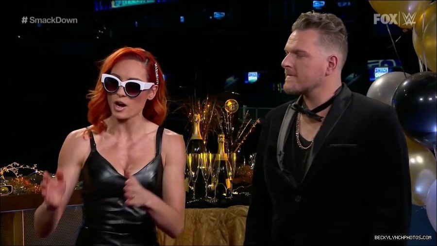 WWE_Friday_Night_SmackDown_2021_12_31_WWE_s_Top_Ten_Moments_Of_2021_720p_HDTV_x264-NWCHD_mp4_001483316.jpg
