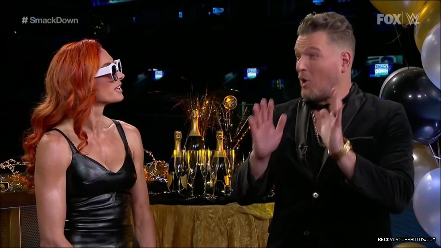 WWE_Friday_Night_SmackDown_2021_12_31_WWE_s_Top_Ten_Moments_Of_2021_720p_HDTV_x264-NWCHD_mp4_001500133.jpg