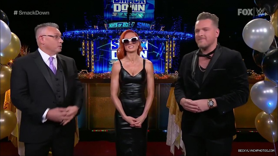 WWE_Friday_Night_SmackDown_2021_12_31_WWE_s_Top_Ten_Moments_Of_2021_720p_HDTV_x264-NWCHD_mp4_001506940.jpg