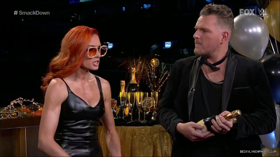 WWE_Friday_Night_SmackDown_2021_12_31_WWE_s_Top_Ten_Moments_Of_2021_720p_HDTV_x264-NWCHD_mp4_001823523.jpg