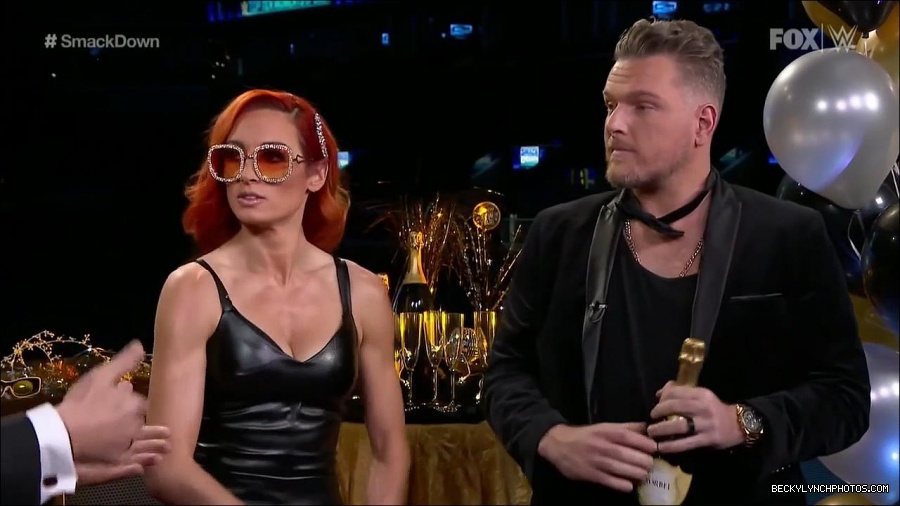 WWE_Friday_Night_SmackDown_2021_12_31_WWE_s_Top_Ten_Moments_Of_2021_720p_HDTV_x264-NWCHD_mp4_001847547.jpg