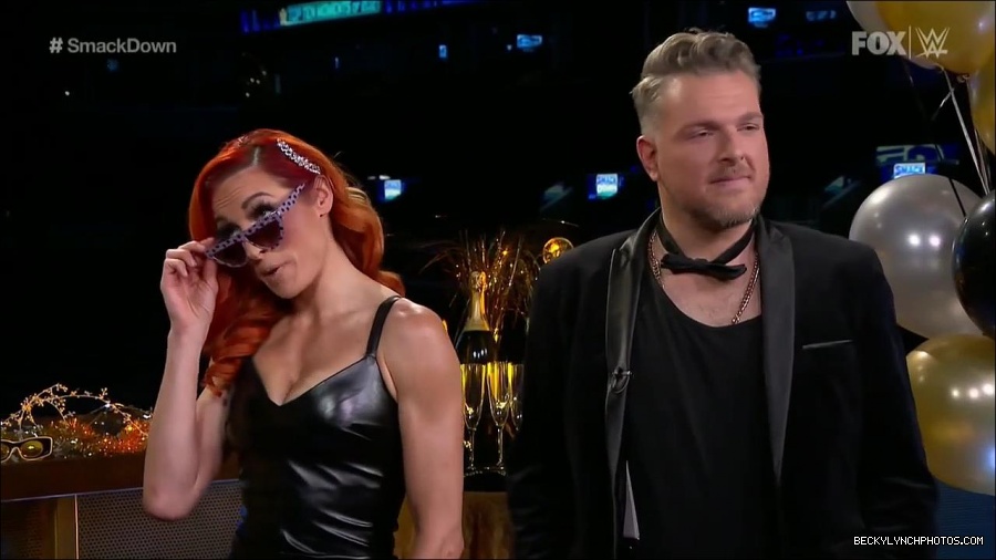 WWE_Friday_Night_SmackDown_2021_12_31_WWE_s_Top_Ten_Moments_Of_2021_720p_HDTV_x264-NWCHD_mp4_002107908.jpg