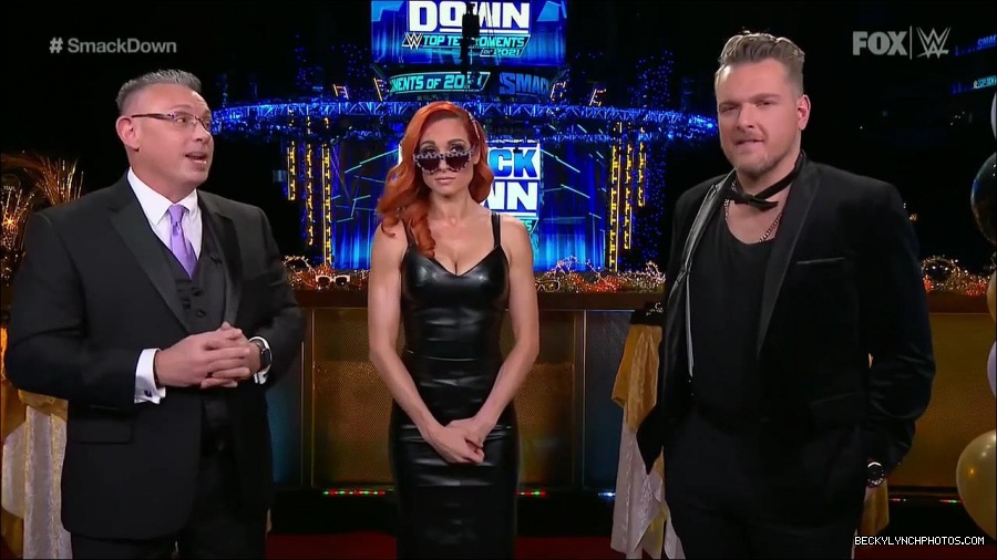 WWE_Friday_Night_SmackDown_2021_12_31_WWE_s_Top_Ten_Moments_Of_2021_720p_HDTV_x264-NWCHD_mp4_002119520.jpg