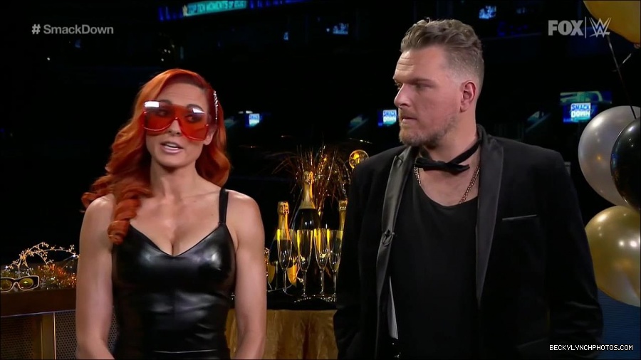 WWE_Friday_Night_SmackDown_2021_12_31_WWE_s_Top_Ten_Moments_Of_2021_720p_HDTV_x264-NWCHD_mp4_002573107.jpg