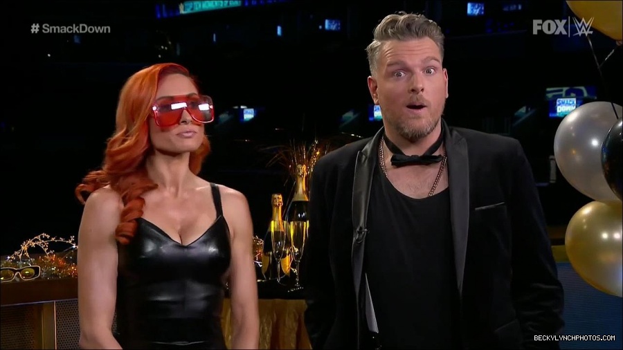 WWE_Friday_Night_SmackDown_2021_12_31_WWE_s_Top_Ten_Moments_Of_2021_720p_HDTV_x264-NWCHD_mp4_002574709.jpg
