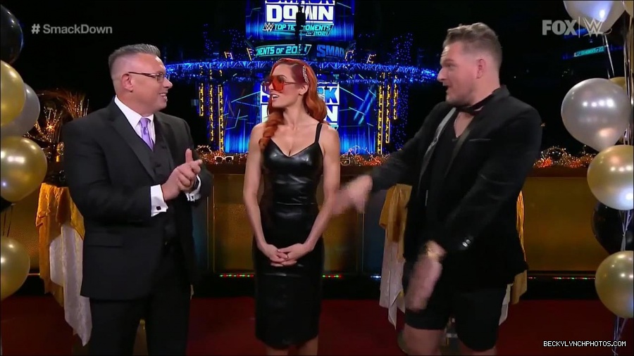 WWE_Friday_Night_SmackDown_2021_12_31_WWE_s_Top_Ten_Moments_Of_2021_720p_HDTV_x264-NWCHD_mp4_002581115.jpg